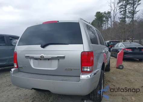 2009 Chrysler Aspen Limited z USA, uszkodzony, nr VIN 1A8HX58P39F707299